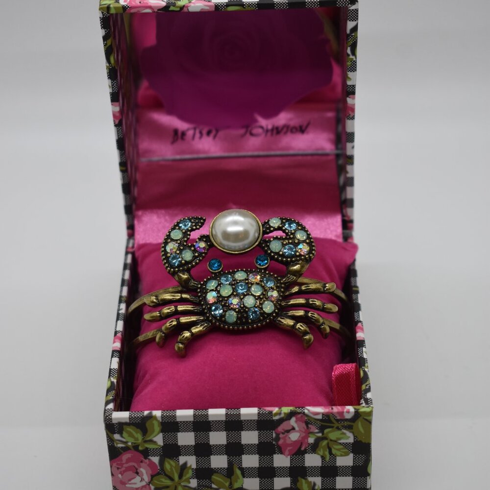Betsey Johnson Crab Cuff Gold-tone